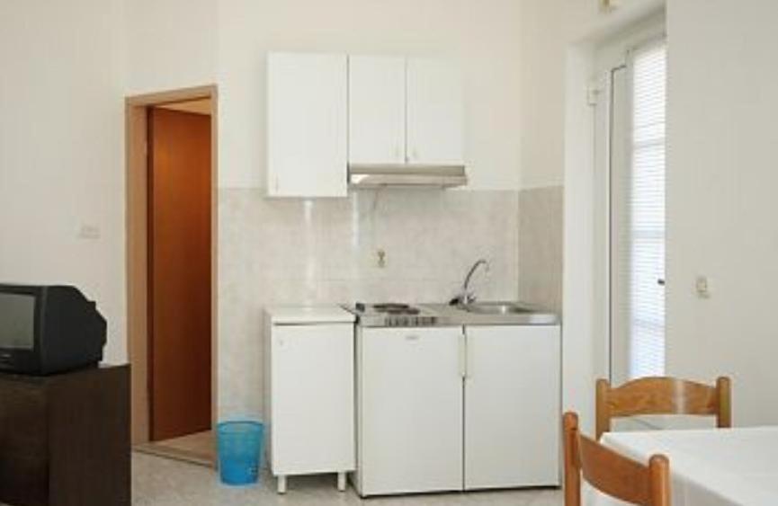Apartments Angela Лижнян Экстерьер фото